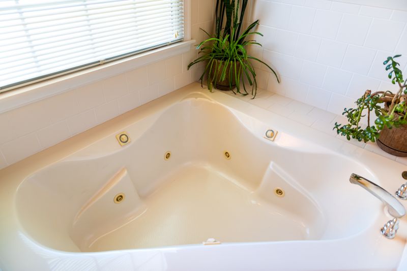 Deep-Soaking Bathtub